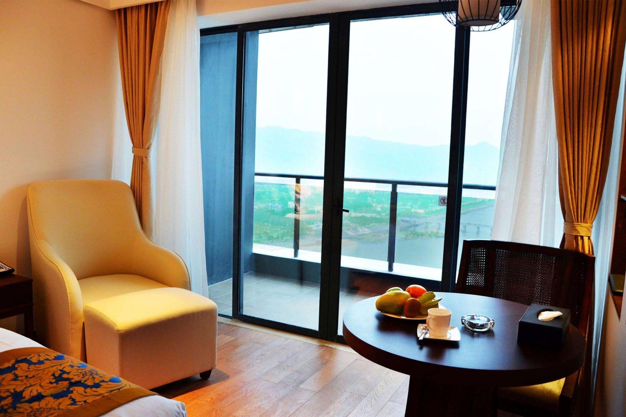 Wyndham Garden Hotel Lingshui  Екстериор снимка