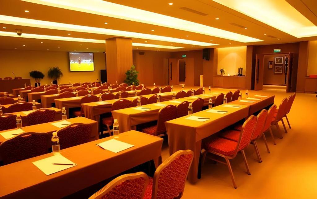 Wyndham Garden Hotel Lingshui  Екстериор снимка