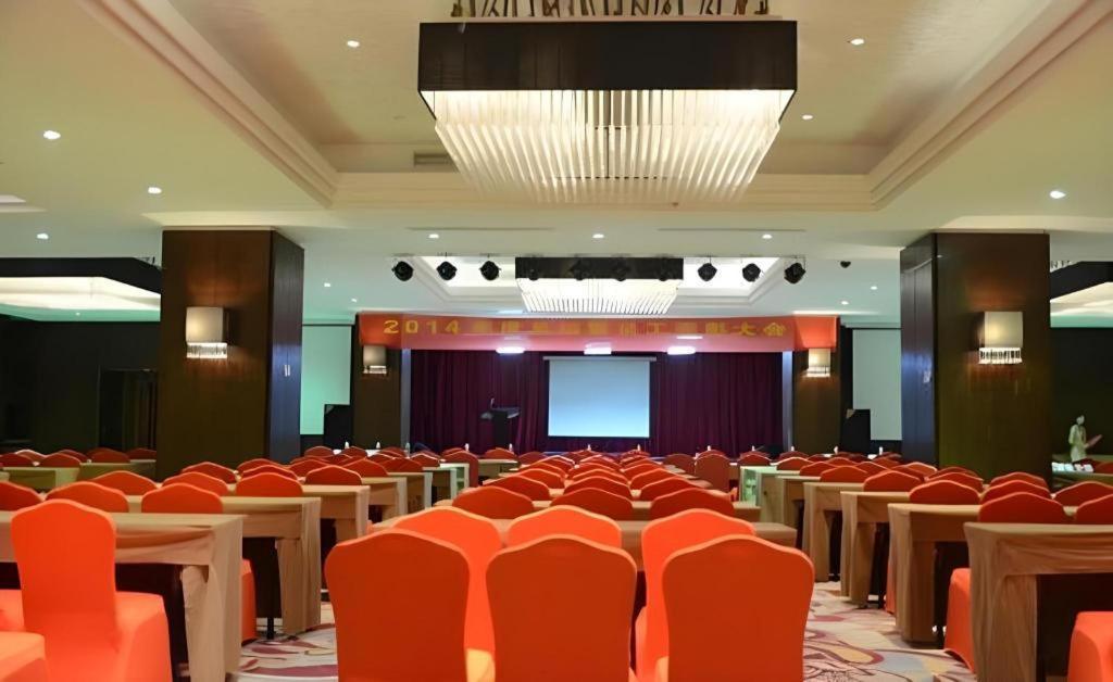 Wyndham Garden Hotel Lingshui  Екстериор снимка